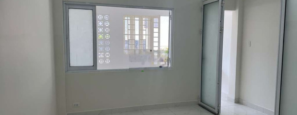 VUÔNG VỨC 3 TẦNG - 70M2- HẺM NHỰA -03