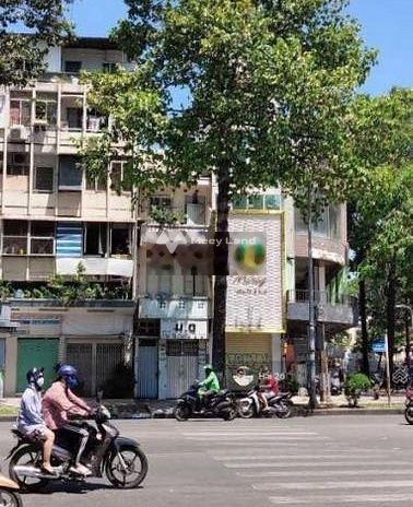 Trong nhà có tổng cộng 5 PN, bán nhà ở diện tích 100m2 giá bán đề cử chỉ 31 tỷ vị trí tốt ở Quận 1, Hồ Chí Minh