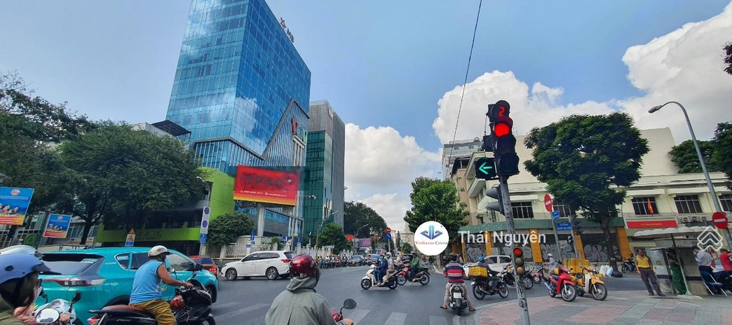 Bán nhà mặt tiền đường Nam Kỳ Khởi Nghĩa phường Nguyễn Thái Bình Quận 1. DT 10x30m giá chỉ 270 tỷ 