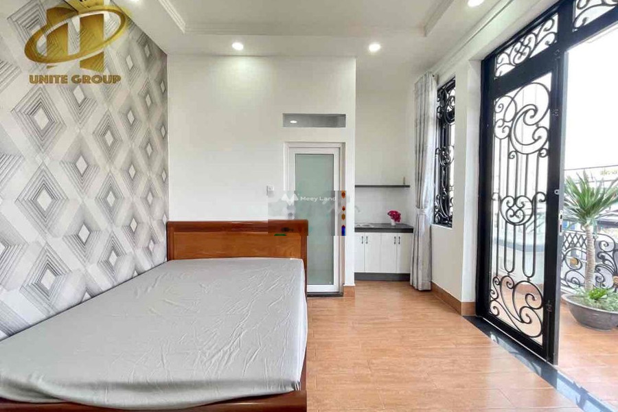 Cho thuê chung cư cửa sổ lớn, full nội thất ngay mặt tiền Huỳnh Tấn Phát-01