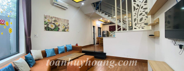 Cho thuê nhà đẹp gần cầu Tuyên Sơn, nhà 3 tầng, diện tích đất 130m2, 5 phòng ngủ, full nội thất đẹp-03