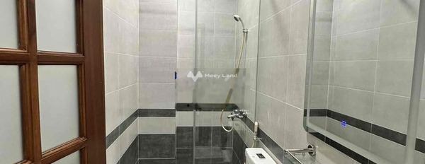 Nhà có 7 PN cho thuê nhà ở có một diện tích 100m2 giá thuê bàn giao 40 triệu/tháng vị trí đặt tọa lạc ở Đào Duy Anh, Phường 9-02