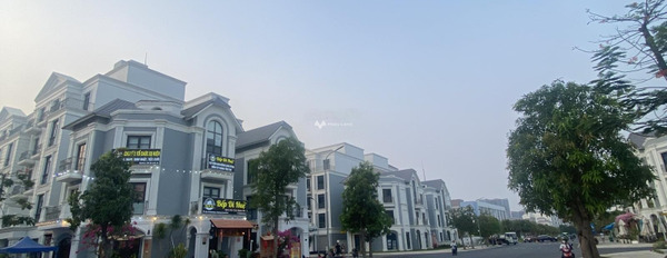 3 PN, bán biệt thự diện tích chính là 400m2 giá bán chốt nhanh chỉ 65 tỷ vị trí đặt tọa lạc gần Quận 9, Hồ Chí Minh-03