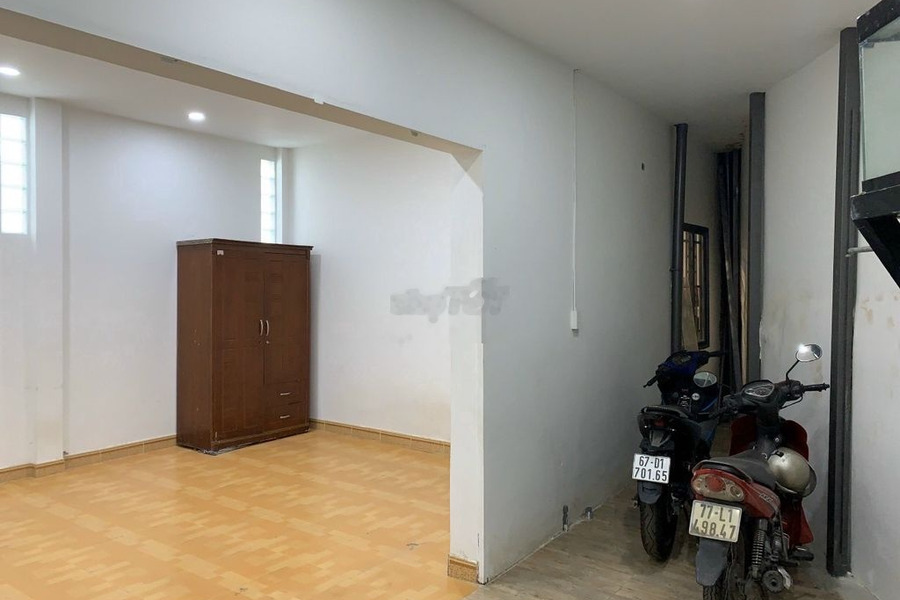 Phòng trọ 60m2. Đường 3, p trường thọ. Điện nước giá nhà nước -01