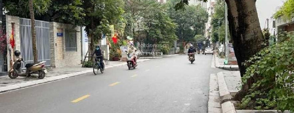 DT 190m2 bán nhà ở vị trí thuận lợi tọa lạc ngay Quảng An, Hà Nội hướng Tây - Bắc khách có thiện chí liên hệ ngay.-02