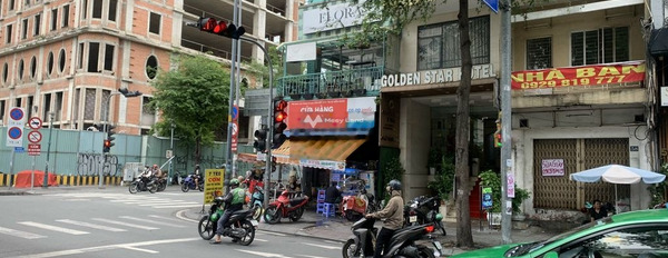 Cho thuê nhà có diện tích là 90m2 vị trí ngay Bến Nghé, Hồ Chí Minh thuê ngay với giá hữu nghị từ 145 triệu/tháng, trong căn này có 4 PN, 4 WC-02