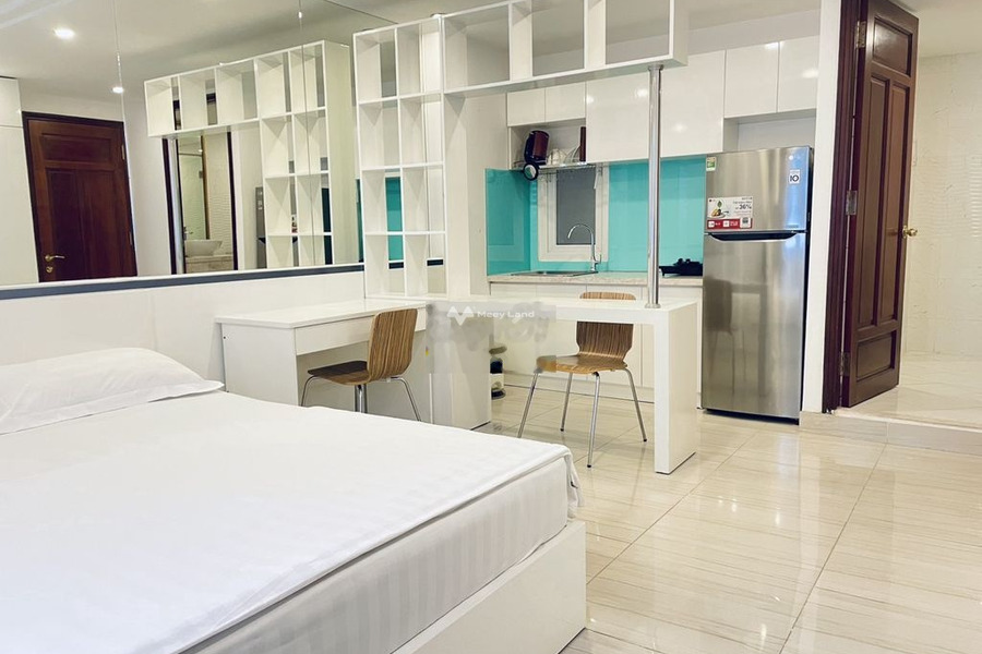 Trong căn hộ gồm 1 PN, cho thuê căn hộ vị trí thuận lợi ngay Hoàng Văn Thụ, Phú Nhuận, 1 WC khu vực dân cư-01