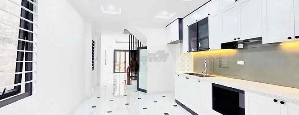 Bán nhà 48m2 5 tầng hiện đại ngõ oto Tam Trinh -03