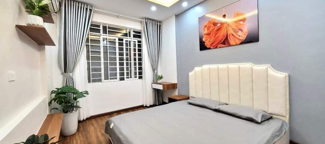 Bán nhà siêu đẹp Văn Cao, Ba Đình, 36,5m2, 5 tầng, nhà đẹp, gần bãi gửi xe, giá 5,8 tỷ