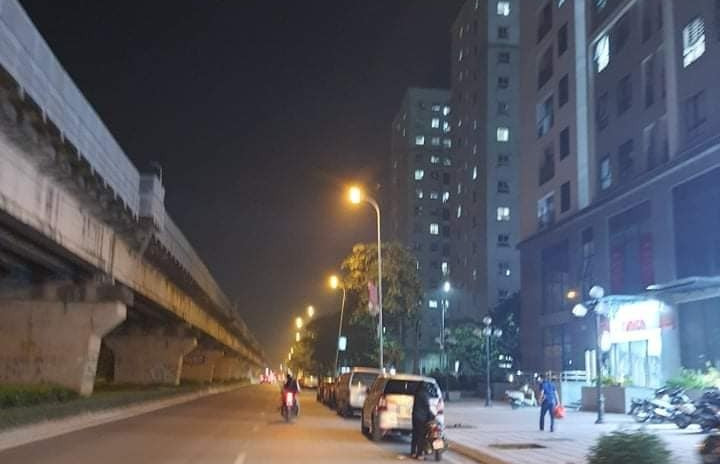 Siêu hiếm 3,9 tỷ nhà mặt phố Tân Xuân, 35 m2 kinh đa ngành nghề, sầm uất suốt ngày đêm