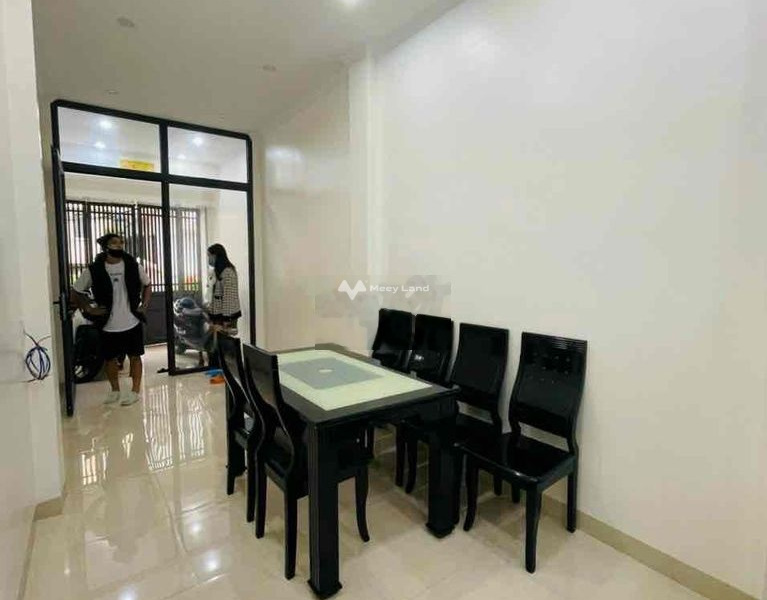 Cho thuê nhà vị trí thuận tiện Phan Chu Trinh, Hồng Bàng, thuê ngay với giá mềm chỉ 10 triệu/tháng có một diện tích sàn 60m2, căn nhà gồm 2 PN-01