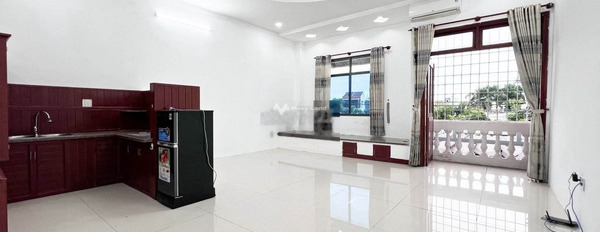 Vị trí đặt ở Thạnh Lộc 18, Hồ Chí Minh, cho thuê chung cư thuê ngay với giá sang tên 6.6 triệu/tháng, trong căn hộ gồm có 2 PN, 1 WC pháp lý nhanh-02