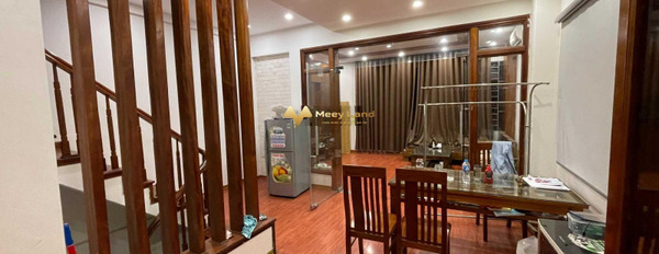 Căn nhà này 6 phòng ngủ, cho thuê nhà ở diện tích 45m2 thuê ngay với giá khoảng từ 15 triệu/tháng vị trí ngay tại Nguyễn Ngọc Nại, Khương Mai, hướng Đ...-03