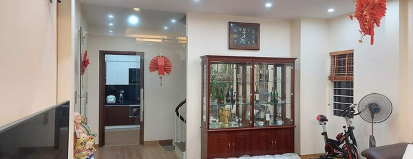 Bán nhà ngõ 67 Nguyễn Văn Cừ, Ngọc Lâm, 65m2, mặt tiền 5m, lô góc, gara ô tô, full nội thất-02