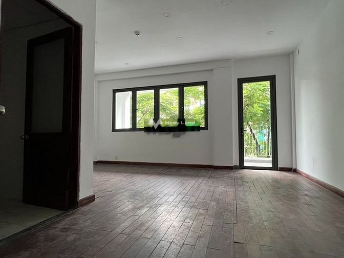 Có diện tích khoảng 300m2, cho thuê nhà ở vị trí đẹp ngay Đường Số 2, Tân Phong, nhà có 5 phòng ngủ, 5 WC hẻm rộng-01