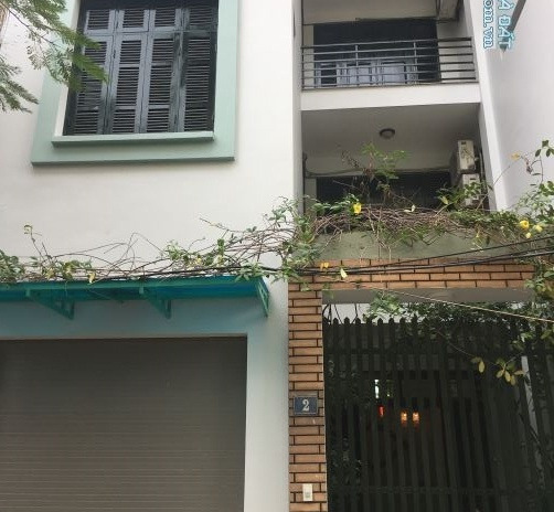 Cho thuê nhà dt cụ thể 65 m2 trong Hồ Tùng Mậu, Bắc Từ Liêm giá thuê liền từ 15 triệu/tháng, trong nhà nhìn chung gồm có 4 phòng ngủ, với lộ chính rộn...
