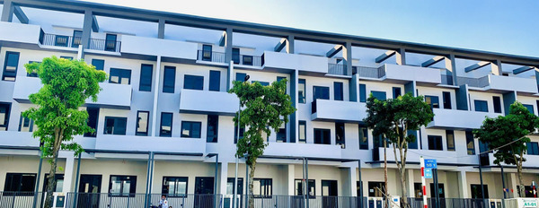 Nhà phố 96m2 - 1 trệt 2 lầu sân thượng gần khu công nghiệp Thuận Đạo, thanh toán 30% nhận nhà, sổ hồng-02