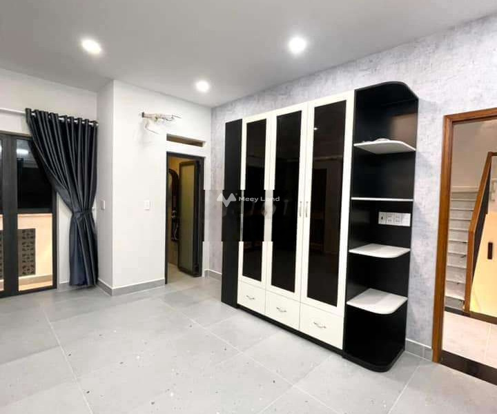 Nhà gồm 4 phòng ngủ bán nhà bán ngay với giá thực tế chỉ 10.5 tỷ có diện tích 240m2 vị trí đặt ngay trên Tân Hiệp, Hồ Chí Minh-01