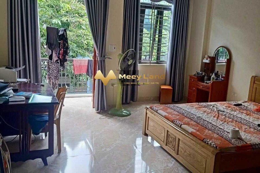 Tổng quan nhà có tổng cộng 3 phòng ngủ bán nhà giá siêu rẻ chỉ 3.94 tỷ dt 90 m2 mặt tiền tọa lạc gần Hòa Vượng, Nam Định-01