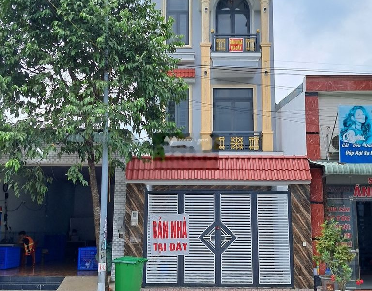 Ở Phùng Hưng, Biên Hòa, bán nhà, bán ngay với giá đề xuất từ 4.95 tỷ diện tích 100m2, căn nhà gồm tổng cộng 5 PN vị trí siêu đẹp-01