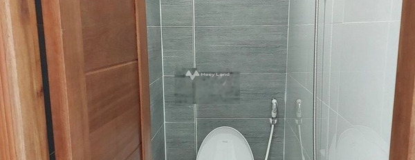 Diện tích chuẩn là 80m2, cho thuê nhà ở vị trí mặt tiền ngay Trần Nhật Duật, Hồ Chí Minh, ngôi nhà có tổng 5 PN, 5 WC giá tốt-03