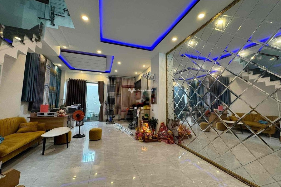 Giá bán 5.8 tỷ bán nhà có diện tích gồm 75m2 nằm ở Phước Long, Nha Trang hướng Tây Nam trong nhà có tổng 3 phòng ngủ, 4 WC vị trí siêu đẹp-01