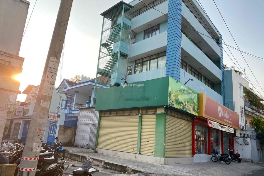 Nhà 6 phòng ngủ bán nhà ở có diện tích rộng 200m2 bán ngay với giá tốt chỉ 23.5 tỷ ở Quận 6, Hồ Chí Minh, hướng Đông Nam-01