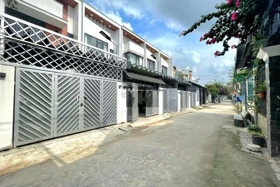 Bán nhà có diện tích gồm 7347m2 Bên trong Huỳnh Văn Lũy, Phú Mỹ bán ngay với giá từ 2.75 tỷ trong nhà gồm có 3 phòng ngủ, 2 WC-01
