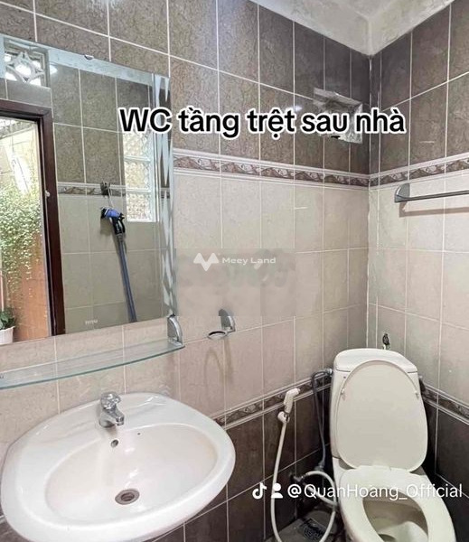 Cho thuê nhà Bên trong Phường 24, Hồ Chí Minh, thuê ngay với giá giao động từ 18 triệu/tháng diện tích quy đổi 75m2, căn này bao gồm 5 phòng ngủ-01
