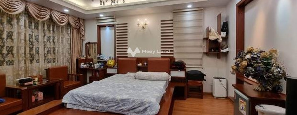 Tổng quan căn nhà này có 6 phòng ngủ, bán biệt thự diện tích trong khoảng 252m2 bán ngay với giá 35 tỷ vị trí đặt vị trí ở Long Biên, Hà Nội-03