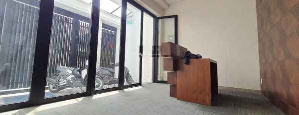 Nằm ngay bên trong Quận 2, Hồ Chí Minh cho thuê sàn văn phòng có diện tích chuẩn 100m2-02