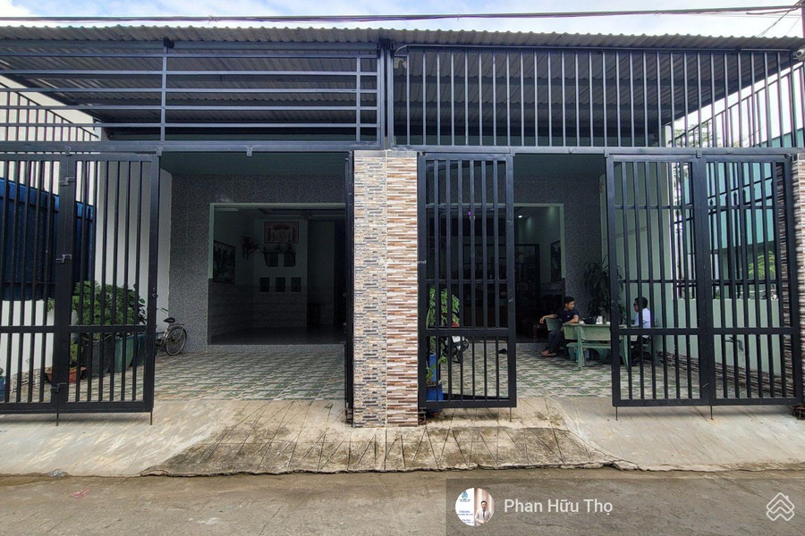 Diện tích khoảng 99.1m2 bán nhà vị trí đặt ngay tại Đt 743, Thuận An trong nhà tổng quan bao gồm 2 phòng ngủ 2 WC giá tốt nhất-01