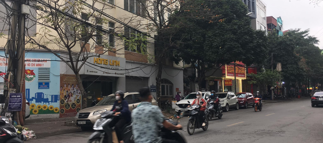 Siêu phẩm phố Nguyễn Bá Khoản, Trung Hòa, diện tích 36m2, vỉa hè rộng ô tô tránh, giá hạt dẻ