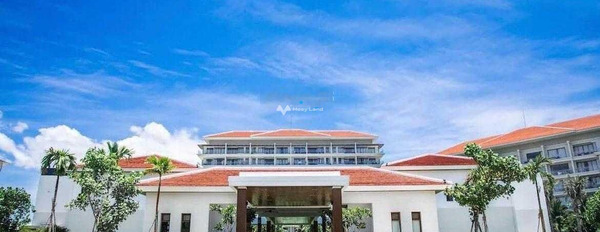 Diện tích 500m2, bán biệt thự nằm trên Ngũ Hành Sơn, Đà Nẵng, hướng Nam, trong nhà này có tổng 3 PN, 4 WC còn chần chờ gì nữa. hãy nhấc máy gọi ngay-02