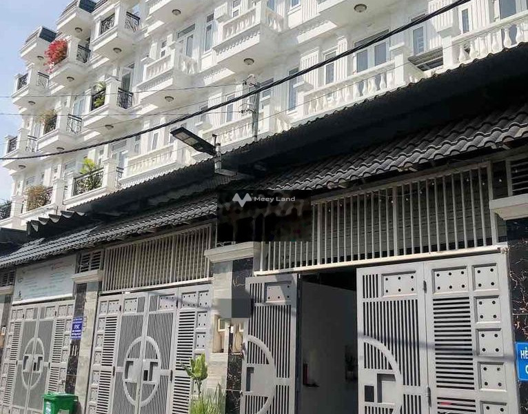 Cho thuê nhà diện tích thực 80m2 vị trí đẹp tại Tô Ngọc Vân, Quận 12 giá thuê đặc biệt từ 13.5 triệu/tháng, trong căn nhà này có 3 phòng ngủ, 5 WC-01