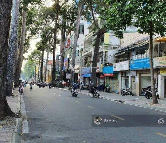 Chuyển tới nơi ở mới cho thuê nhà diện tích thực dài 320m2 vị trí đặt nằm ngay Quận 3, Hồ Chí Minh thích hợp kinh doanh