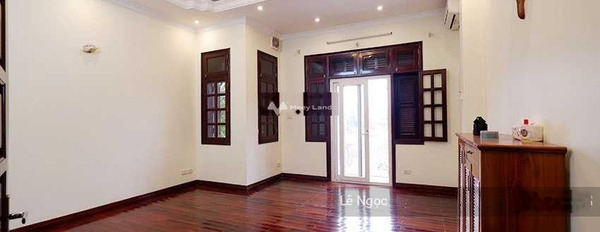 Nhà này gồm 5 phòng ngủ, bán biệt thự diện tích khoảng là 180m2 bán ngay với giá mua liền từ 55.8 tỷ vị trí đẹp tọa lạc ngay tại Phú Thượng, Hà Nội-02