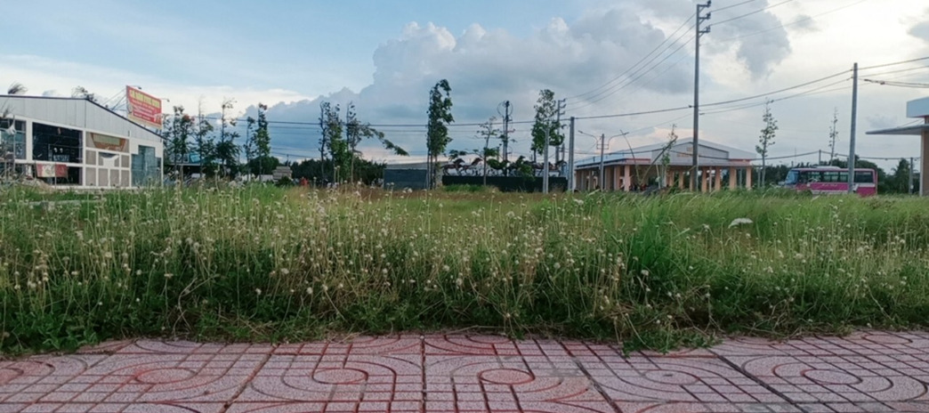 Đất nền thổ cư giá rẻ tại trung tâm Thạnh Phú