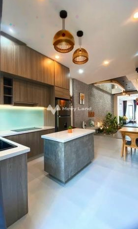 Nhà gồm 2 PN bán nhà giá bán đặc biệt chỉ 6 tỷ có diện tích 77m2 vị trí thuận lợi tọa lạc ngay tại Đường 3/2, Thuận Phước