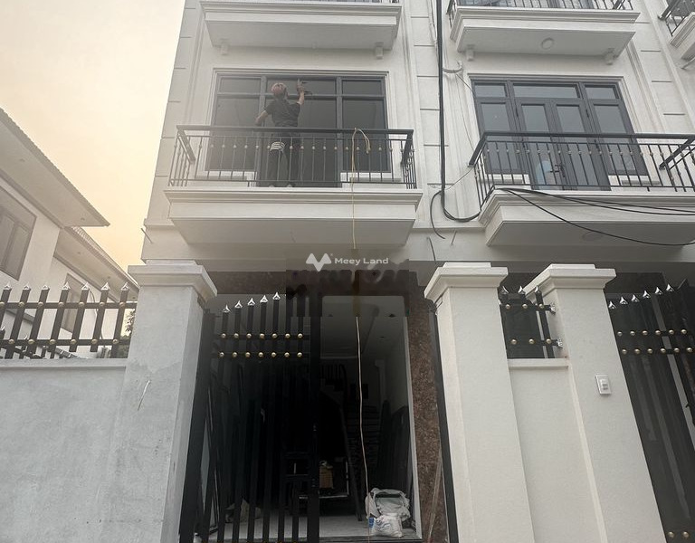 Bán nhà vị trí thuận tiện Hoài Đức, Hà Nội bán ngay với giá cực rẻ từ 2.45 tỷ có diện tích 50m2 hướng Đông trong căn nhà này gồm 4 phòng ngủ-01