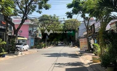 Có một diện tích là 150m2, cho thuê nhà ở vị trí thuận lợi gần Quận 9, Hồ Chí Minh, căn nhà bao gồm 2 phòng ngủ, 2 WC gặp để trao đổi-02