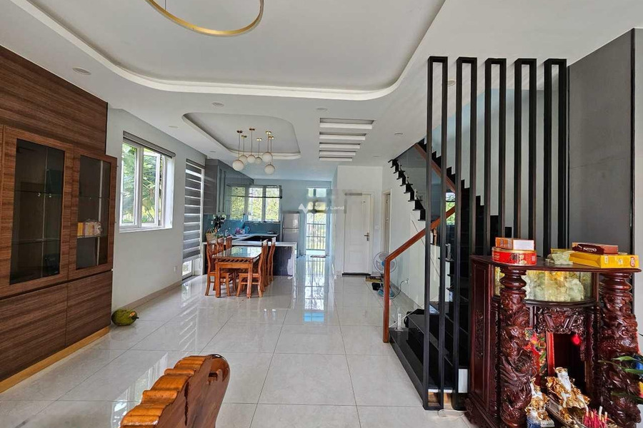 Bán biệt thự, bán ngay với giá cực êm chỉ 9.5 tỷ diện tích chung quy 160m2 vị trí ở Quận 9, Hồ Chí Minh-01