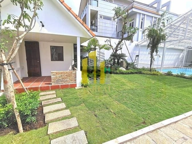 Cho Thuê Biệt Thự Hồ Bơi Sân Vườn 400m2 Tại Thảo Điền Giá 4500 usd -01