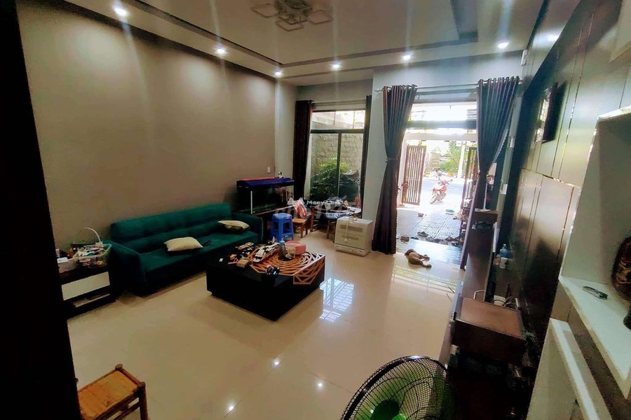 Cho thuê nhà nằm tại Hòa Minh, Đà Nẵng, giá thuê khởi đầu từ 15 triệu/tháng có diện tích tiêu chuẩn 100m2, trong nhà này thì gồm 3 phòng ngủ-01