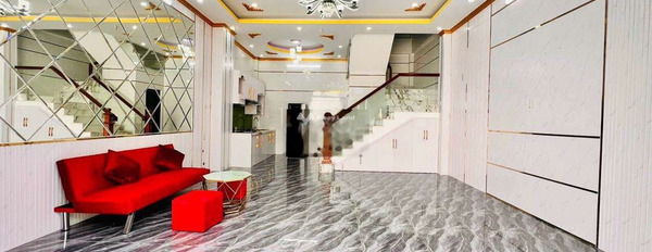 Có diện tích thực 44m2, cho thuê nhà ở ngay Hưng Lợi, Ninh Kiều, trong nhà tổng quan có tổng 2 phòng ngủ, 2 WC nội thất đầy đủ-02