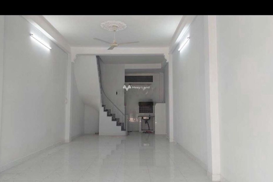 Có diện tích là 52m2, cho thuê nhà ở vị trí đẹp tọa lạc ở Phường 10, Hồ Chí Minh, căn này bao gồm 2 phòng ngủ, 2 WC khu vực tiềm năng-01