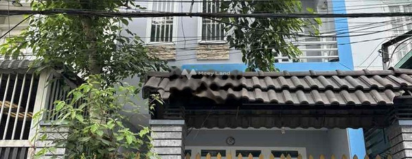 Tọa lạc ngay ở Thủ Đức, Hồ Chí Minh cho thuê nhà thuê ngay với giá từ 10 triệu/tháng, trong nhà nhìn chung có tổng 4 PN, 4 WC-02