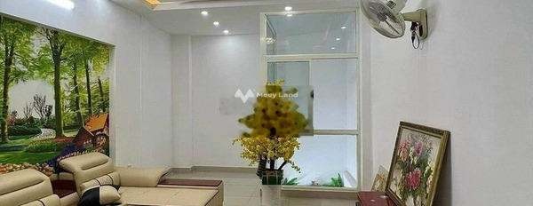 Giá 1.87 tỷ bán nhà diện tích gồm 20m2 Phía trong Phường 2, Hồ Chí Minh tổng quan bên trong ngôi nhà 4 phòng ngủ, 3 WC khách có thiện chí liên hệ ngay-02