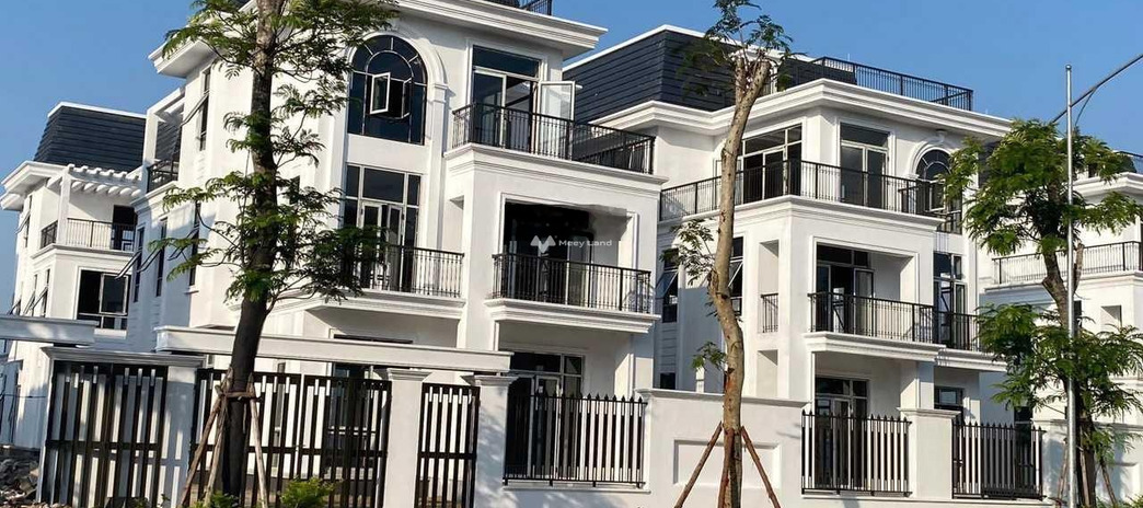 Bán biệt thự có một diện tích là 160m2 vị trí ngay trên Nguyễn Xiển, Đại Kim bán ngay với giá hữu nghị từ 41 tỷ