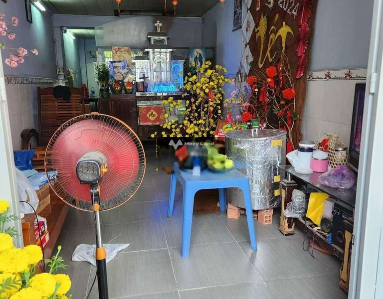 Bán nhà có diện tích chung 50m2 vị trí trung tâm Võ Duy Ninh, Phường 22 bán ngay với giá gốc 2.5 tỷ trong nhà gồm có 2 phòng ngủ, 2 WC-01
